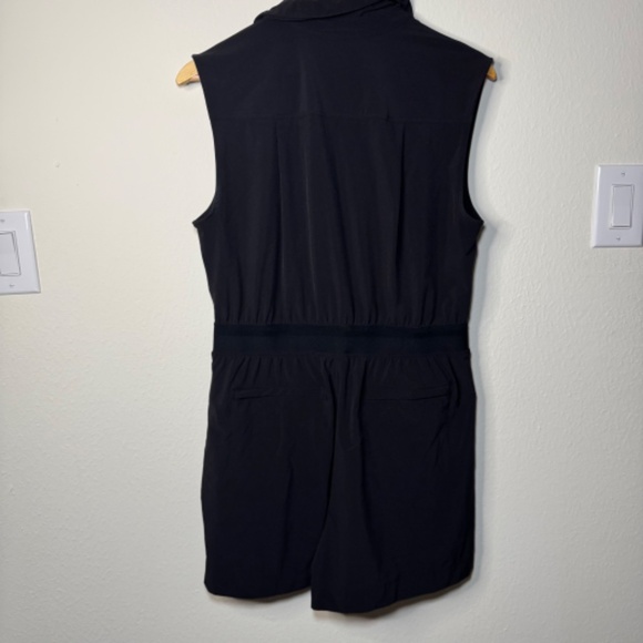 Athleta Brooklyn Romper Women's Size 12 Black Athleisure Stretch Activewear - Picture 6 of 7